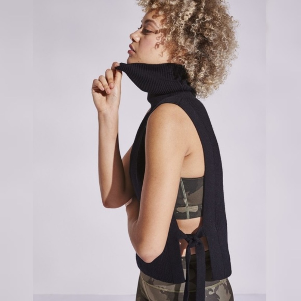 🚫SOLD🚫Athelta turtleneck tie up sweater tank